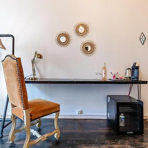 Apartment Le Panier Enchante - & Loft - Terrasse Et Patio Au Dessus Du Vieux Port, Marseille